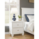  Signature Design by Ashley Fortman B680 7 pc Queen Panel Bedroom Set IMAGE 5